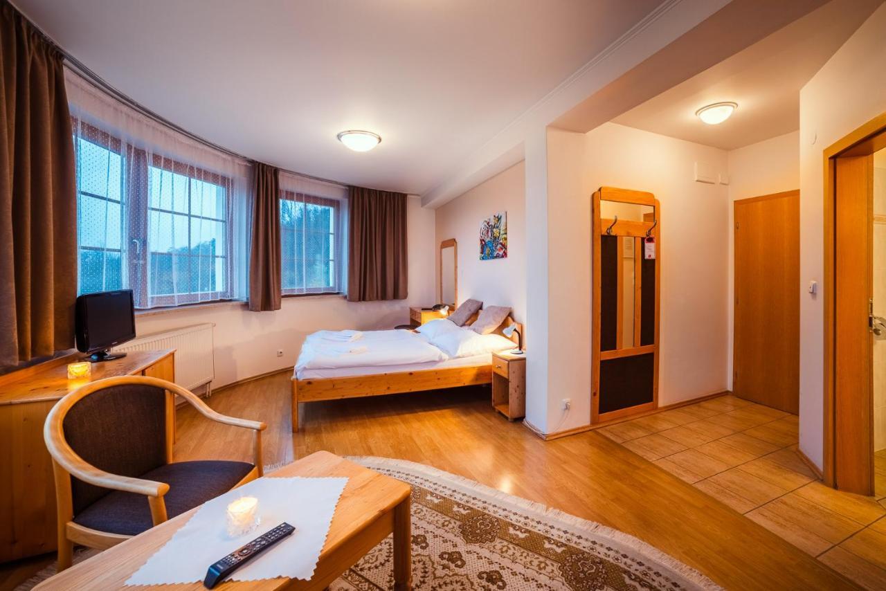 Hotel Velká Klajdovka Brno Exterior foto